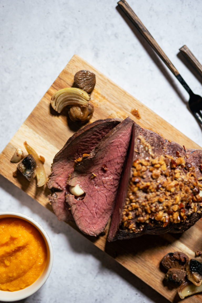 Rôti de bœuf sauce champignons et noisettes